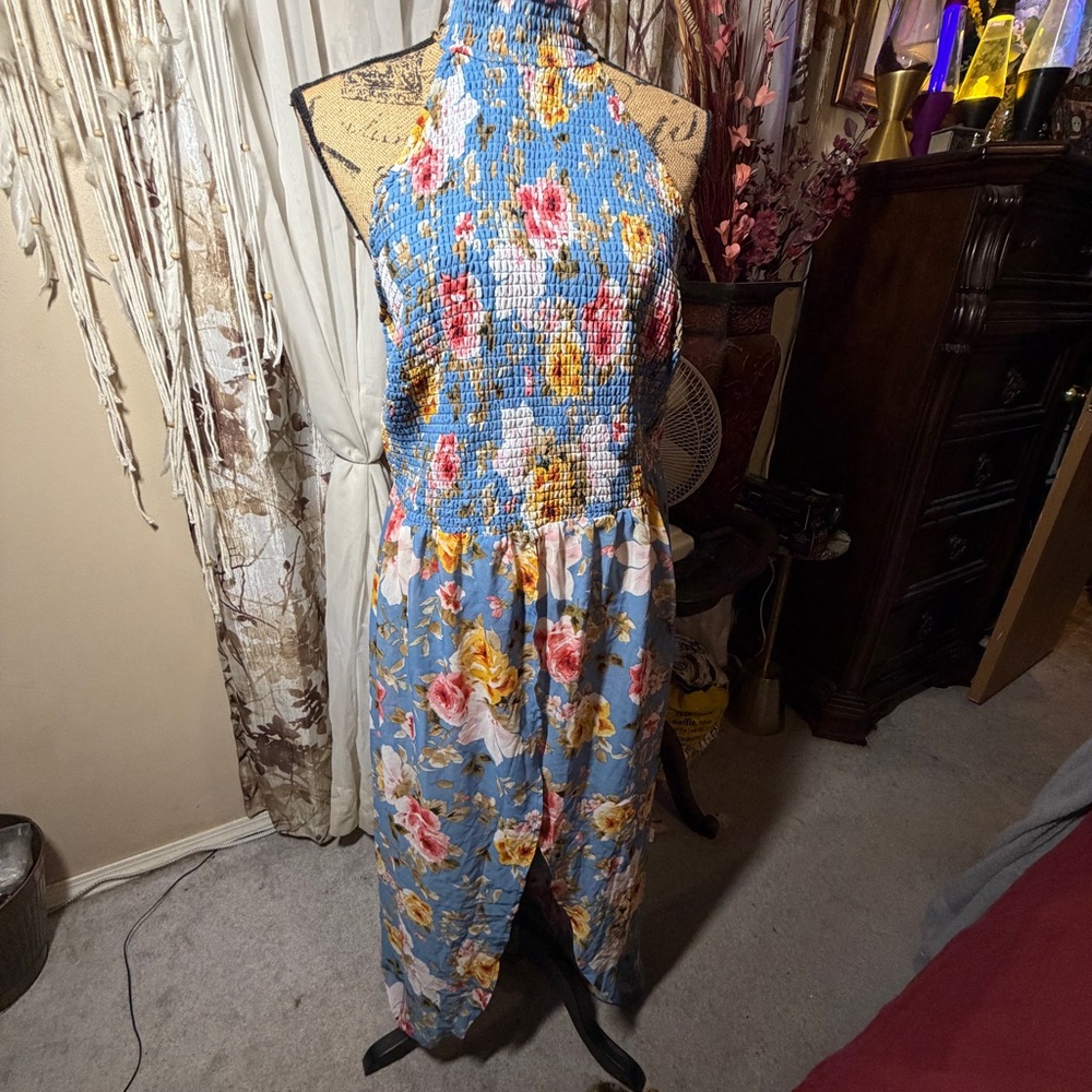 VENUS Blue Floral Smocked Dress - Picture 7 of 11